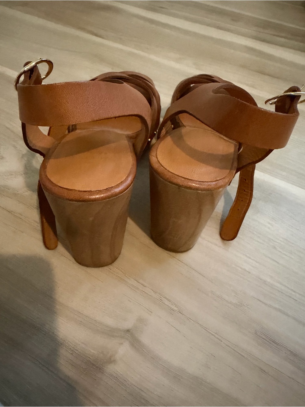 Sézane Isabelle Camel Leather Clogs - Picture 4 of 7